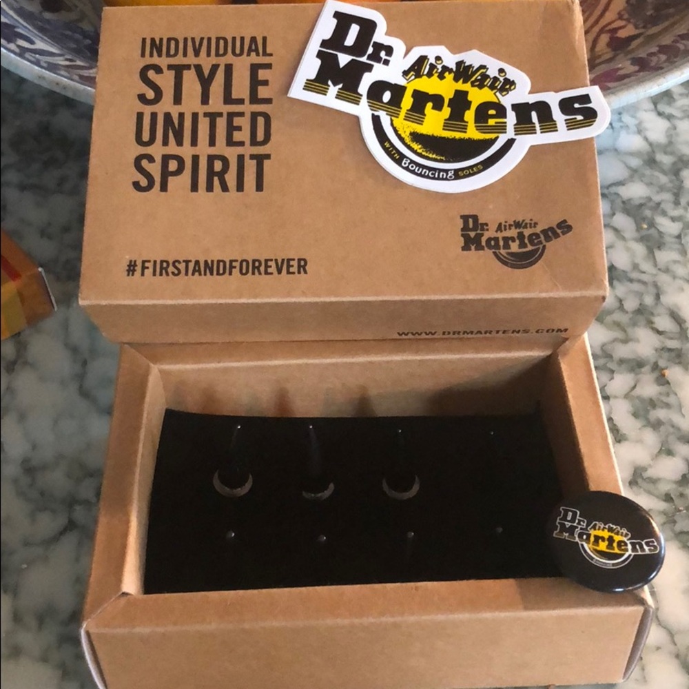 Bogo !!! Dr, martens accessory kit and sticker